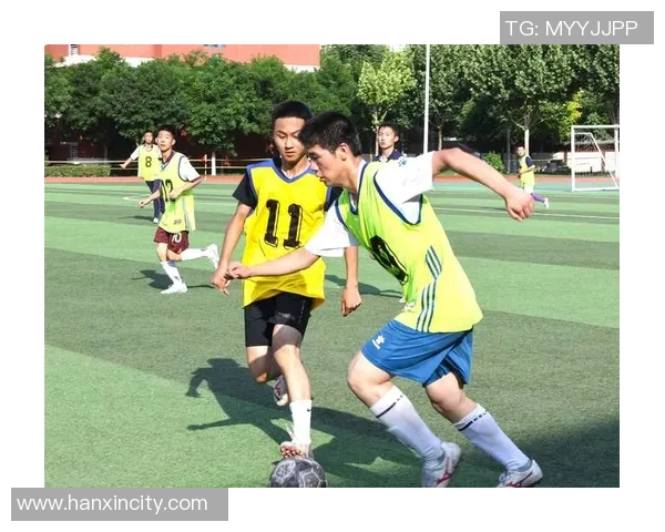 追随足球巨星脚步点燃梦想坚持拼搏让青春在绿茵场闪光 追随足球巨星脚步点燃梦想坚持拼搏让青春在绿茵场闪光